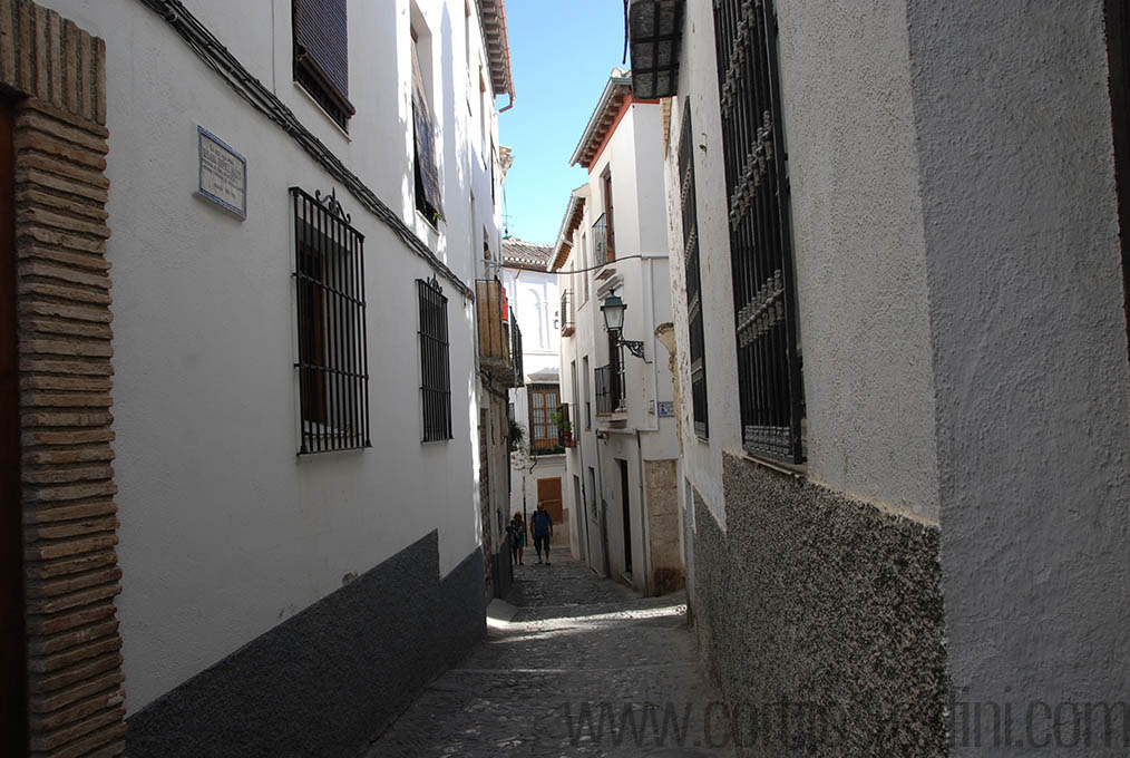 9- One of the many alleyways in Santa Ana, Granada, Spain