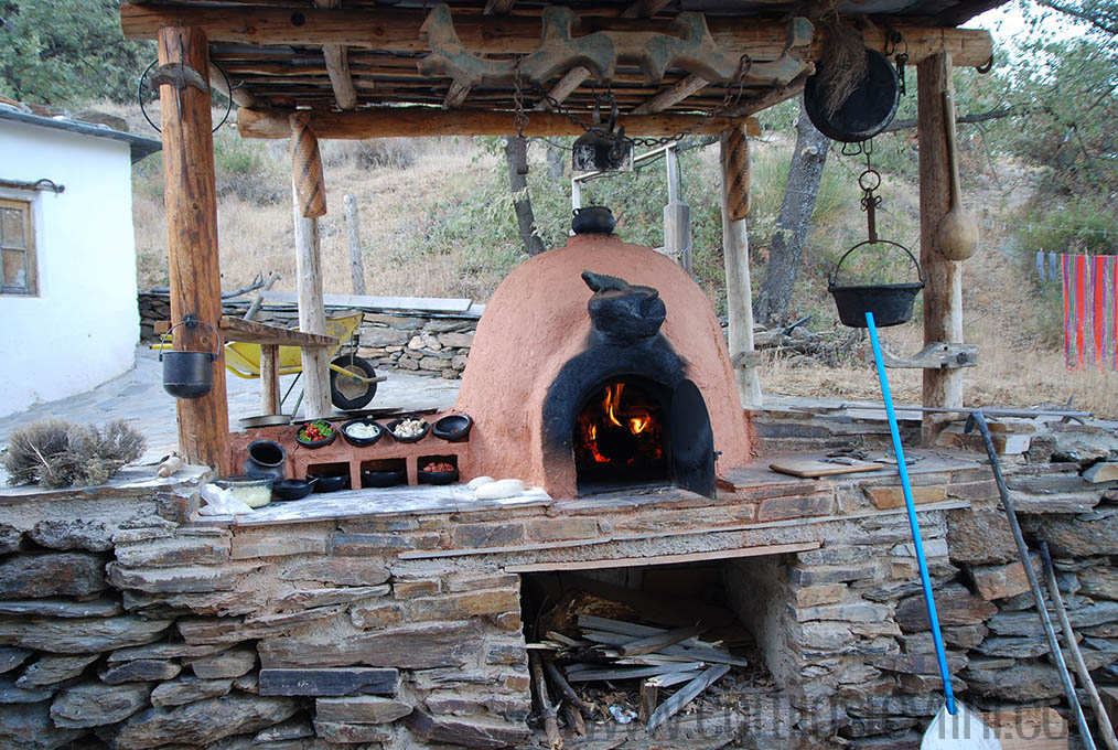 How to make a clay oven